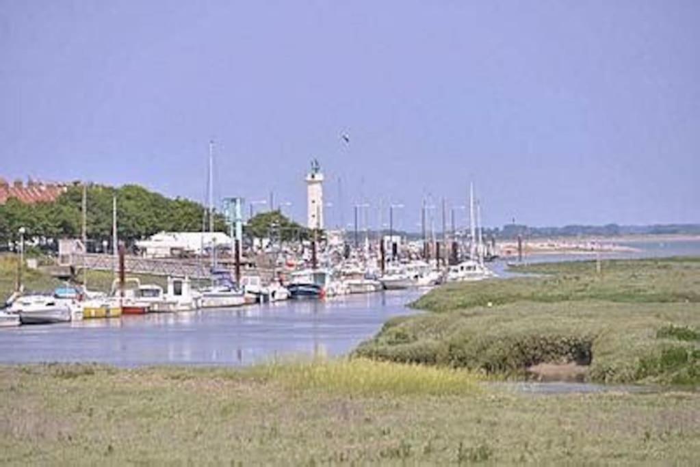 Holiday home La Baigneuse Maison Avec Jardinet Et Parking Prive, A 200 M Cayeux-sur-Mer
